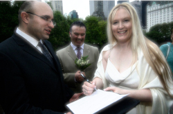 Gapstow Bridge wedding ceremony in Central Park